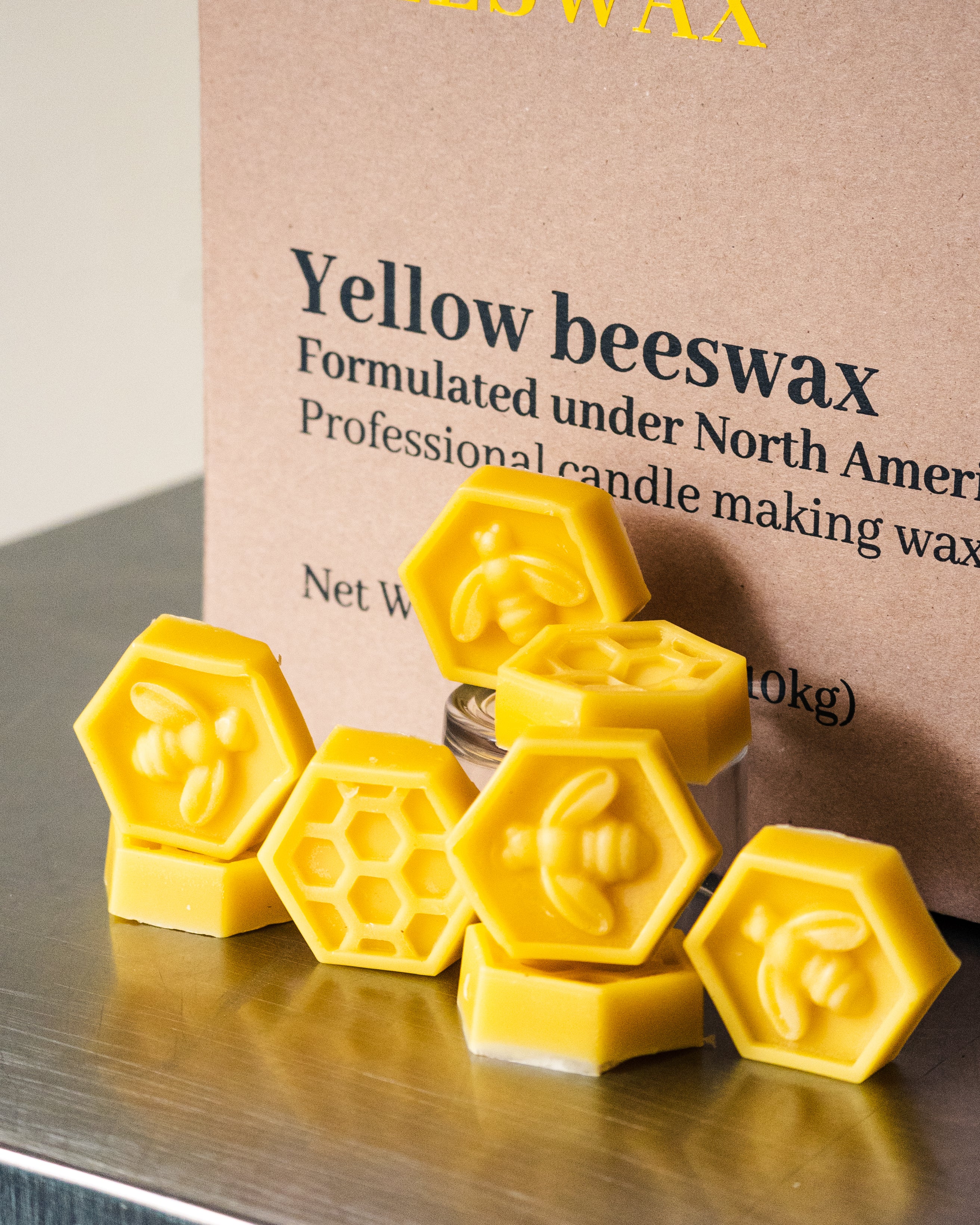 Signature Yellow Beeswax – Pallet of 75 Boxes | 1,503 lb (750 kg) |