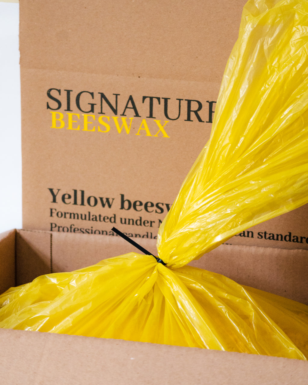 Signature Yellow Beeswax – Pallet of 75 Boxes | 1,503 lb (750 kg) |